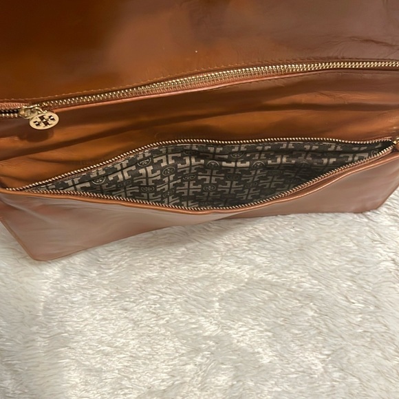 Tory Burch Cognac leather with strap excellent condition - Picture 6 of 14